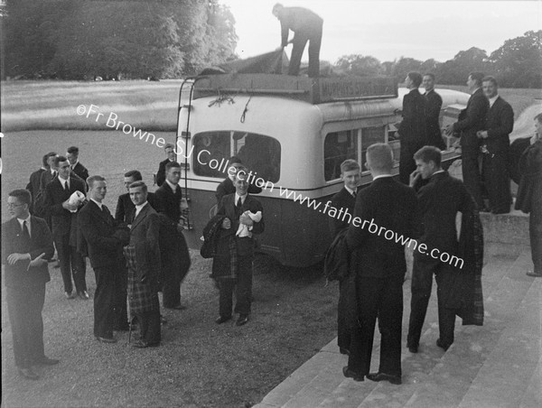 NOVICES EXCURSION BUS AT EMO COURT